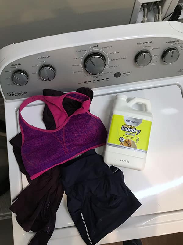 No more stinky running clothes! How to clean your running clothes and keep them smelling fresh with OdorKlenz #ad
